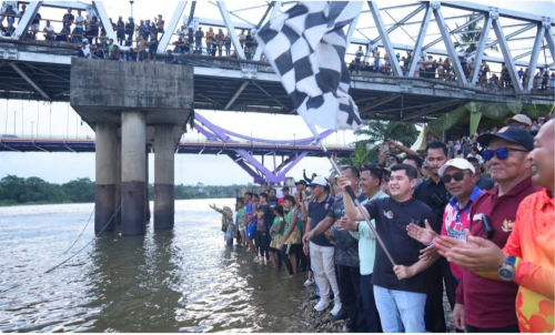 Sekda Ardi Mardiansyah Tutup Pacu Sampan di Kago